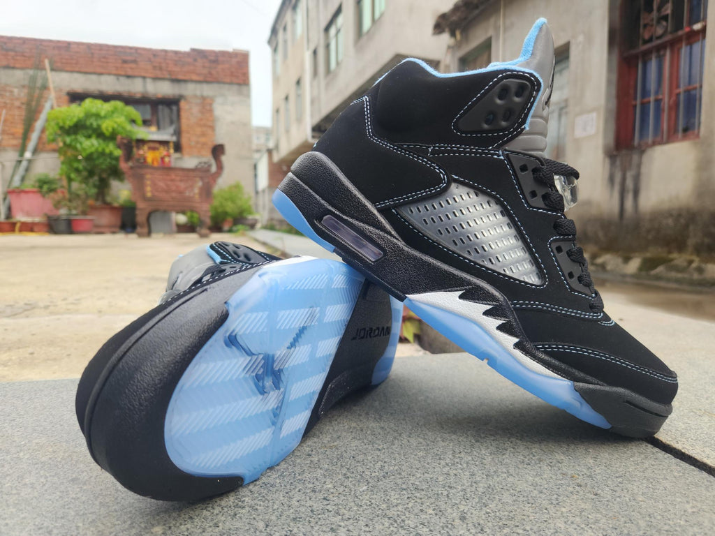 Air Jordan 5 Black / University Blue | Blue Hour Balance