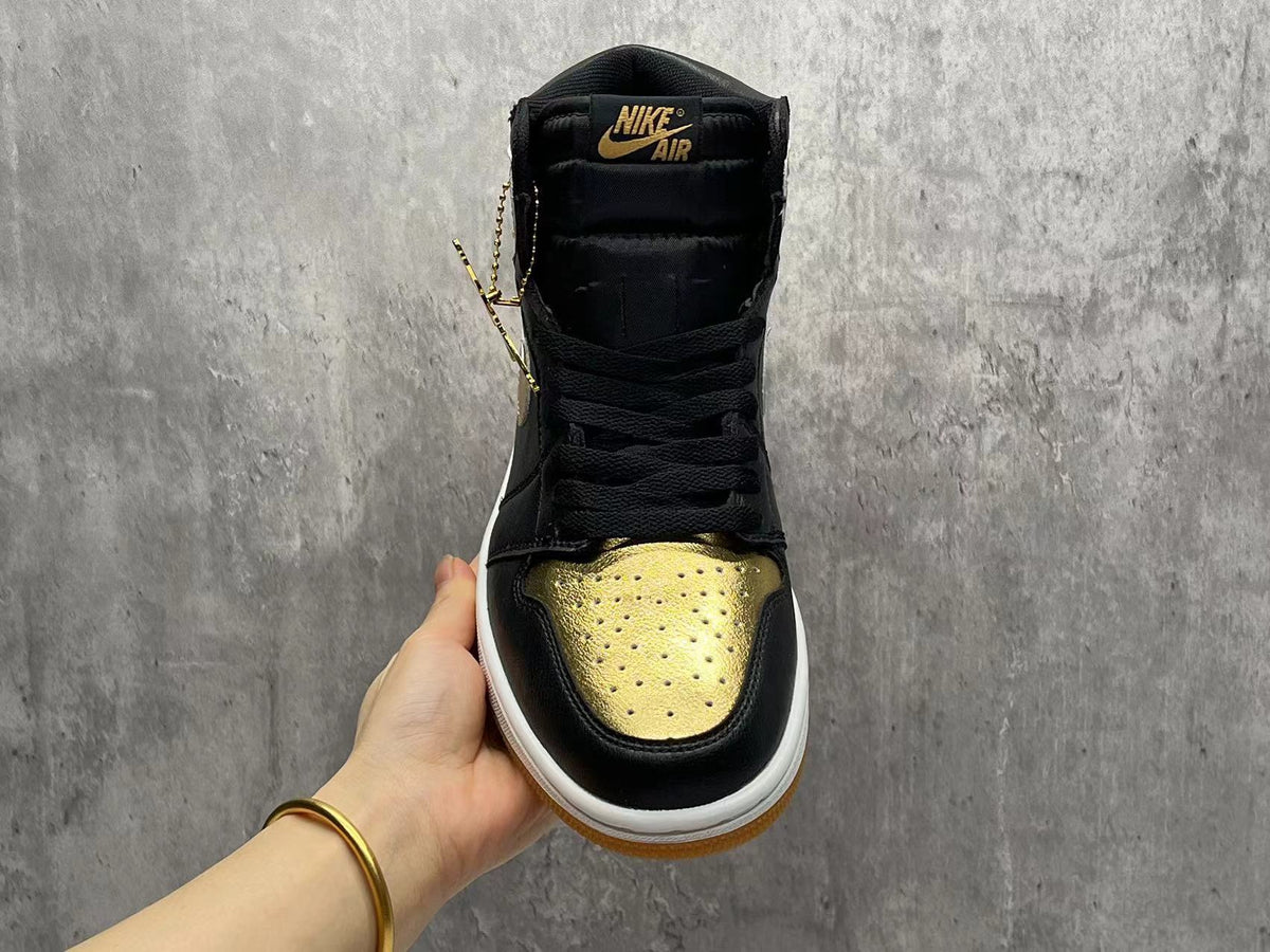 Air Jordan 1 Black/Gold | Gilded Skyline